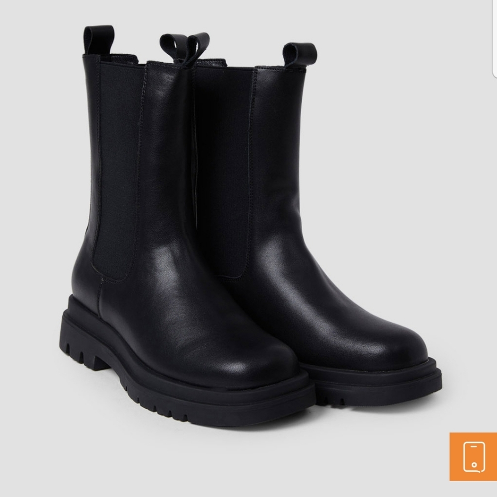 NEW Leather Chelsea Boots (Black) - Lattelier